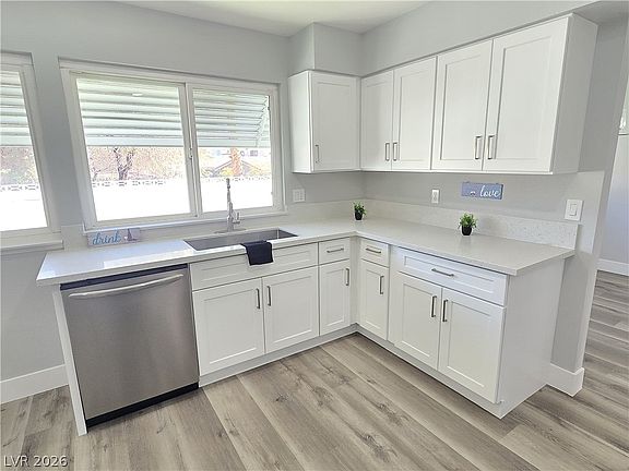 4th image of 4000 Camas Ct