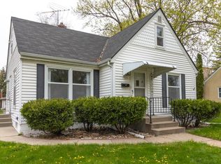 1735 Rose Ave E, Saint Paul, MN 55106