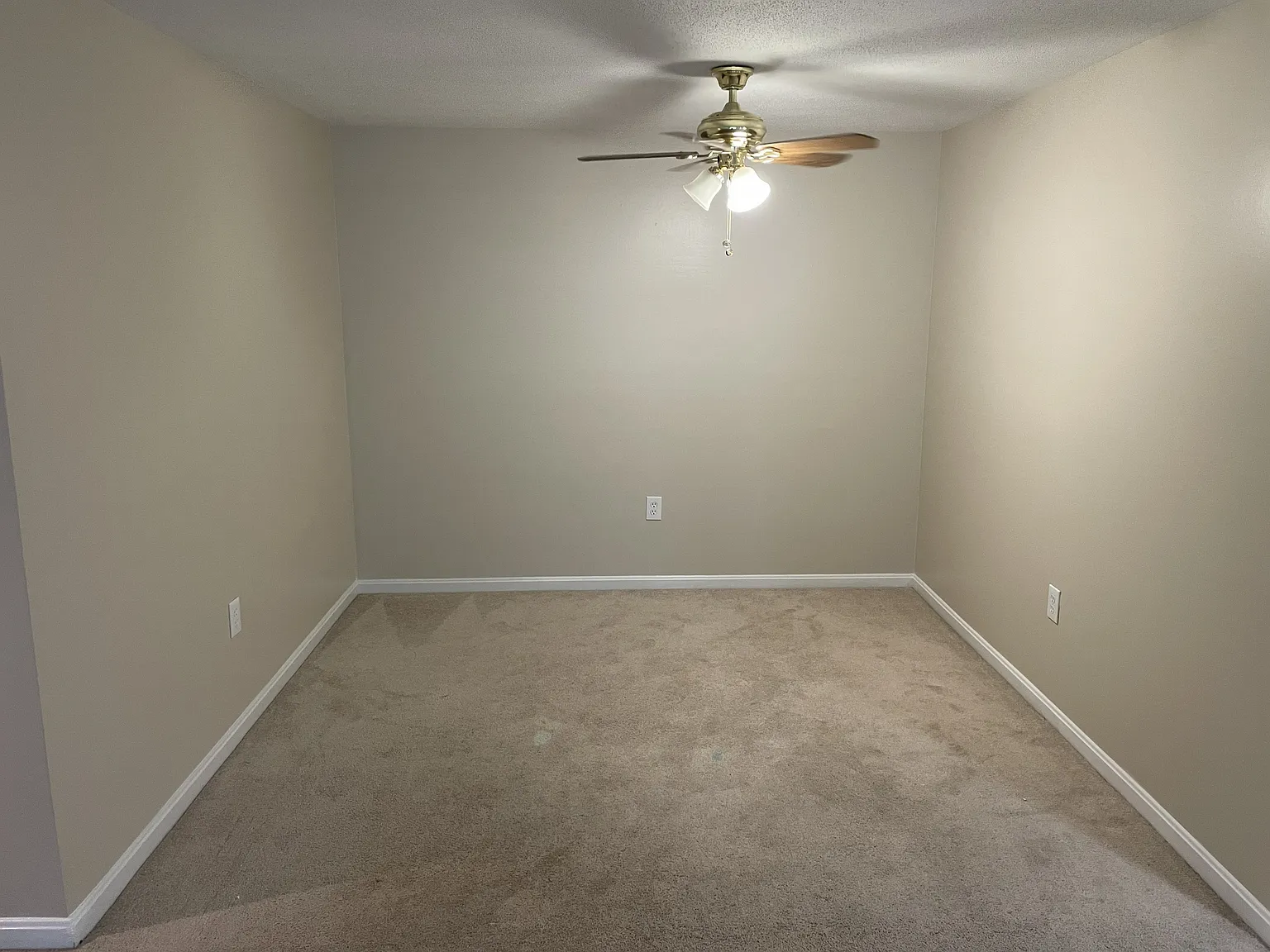 1 Marc Drive — Photo 4