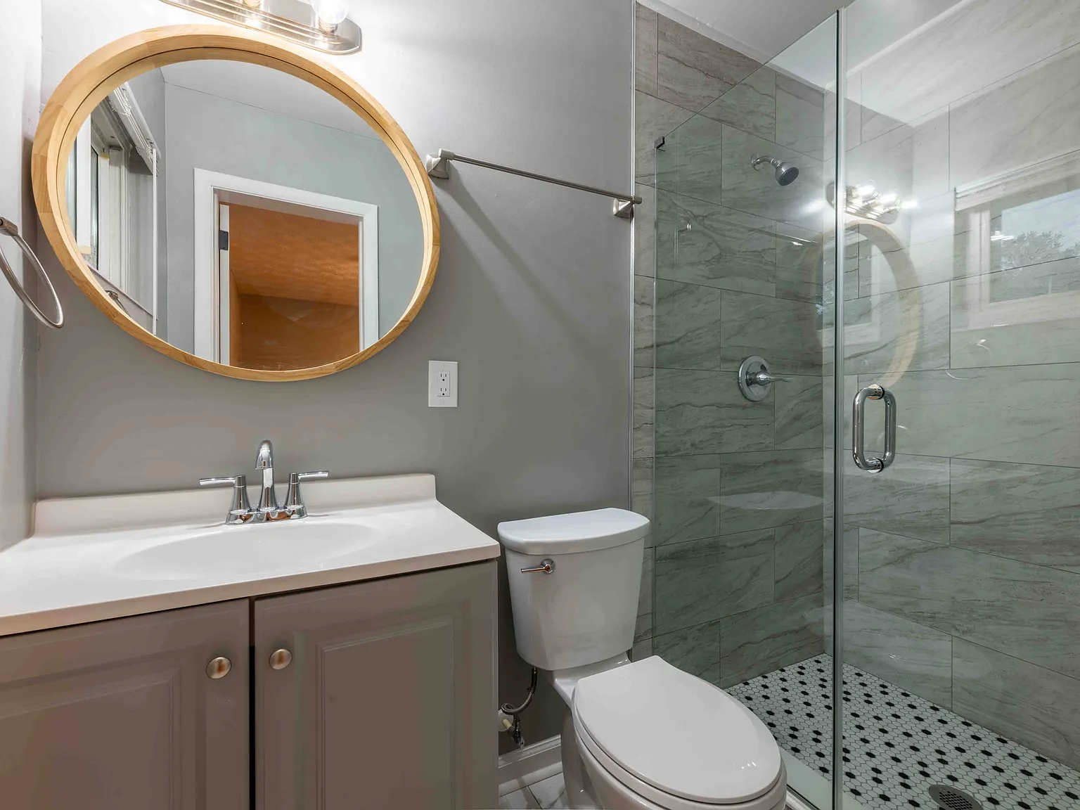 3 bed, 1442 sqft, $1,950 — Photo 3