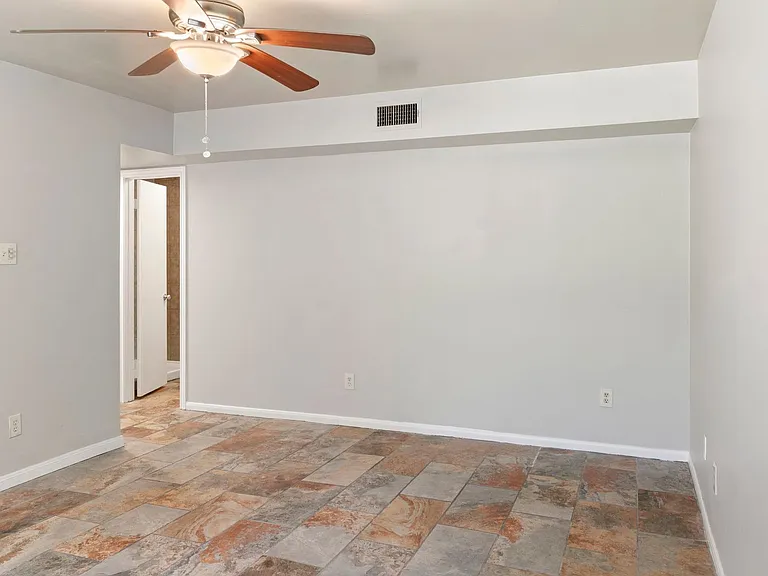 206 Waters Edge — Photo 7