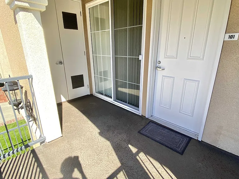 Tilden Ave — Photo 27