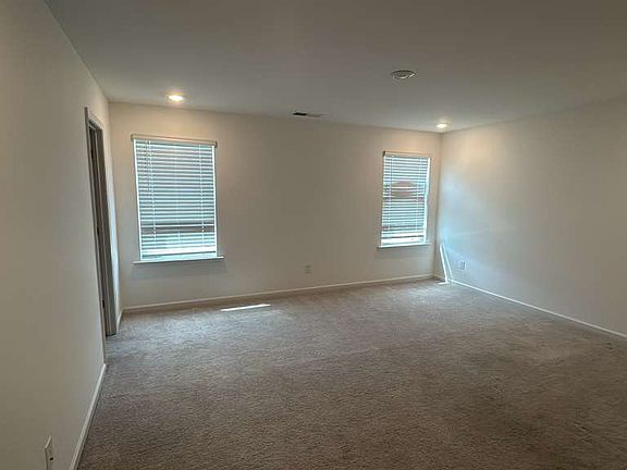 4th image of 228 Banner Rd