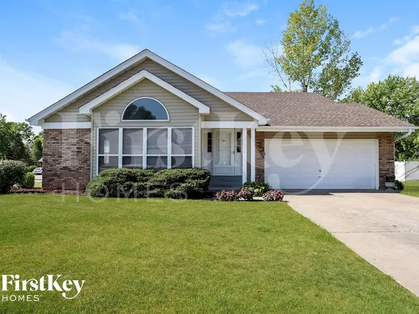 1121 Running Waters Dr, Saint Charles, MO 63304