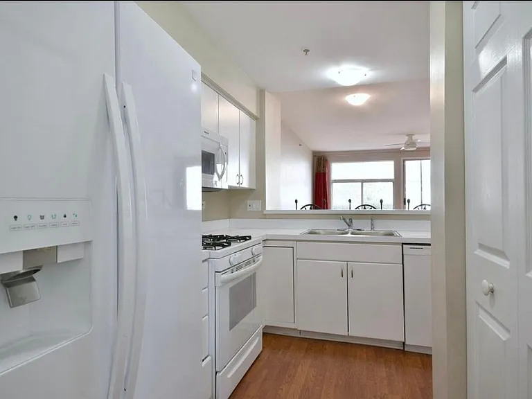 1134 E Addison Ave — Photo 6