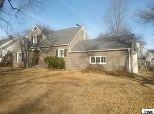 3100 SW 11th St, Topeka, KS 66604