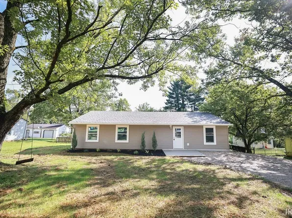 407 E Chester Dr, Ellettsville, IN 47429
