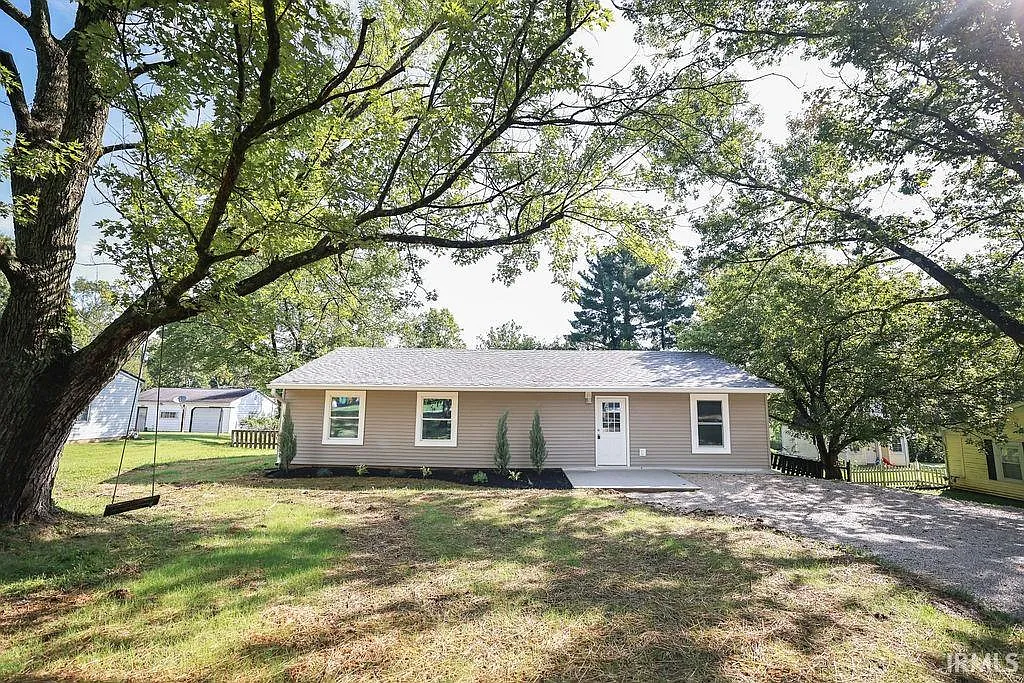 407 E Chester Dr photo 1