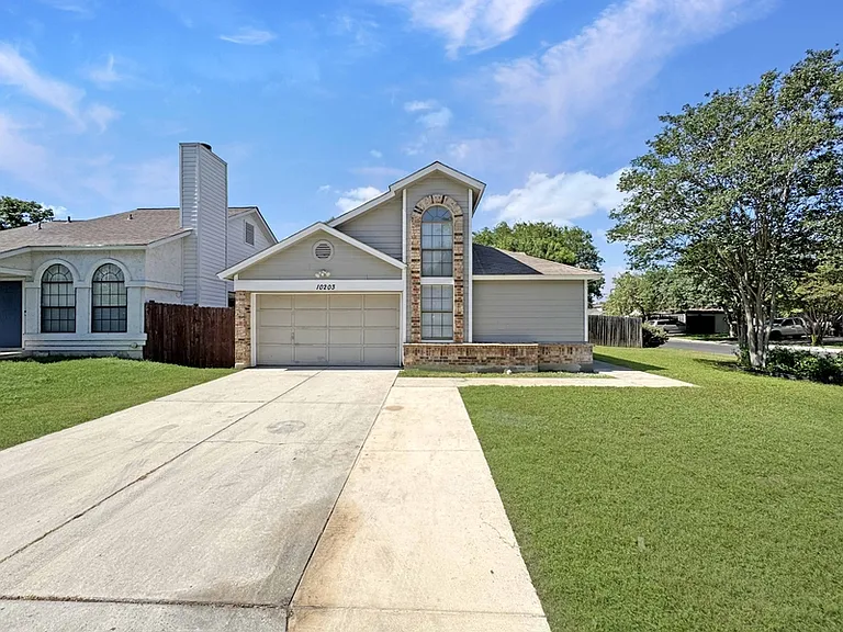 10203 Sunset Field Dr — Photo 30