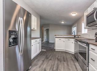 18020 1st Ave, Bend, OR 97703