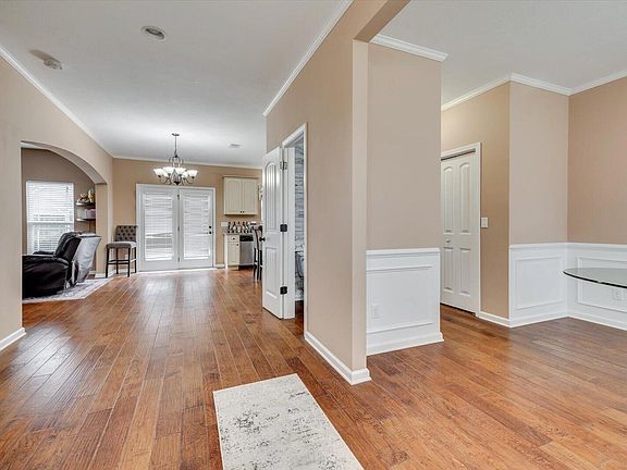 3rd image of 3628 Mossland Drive