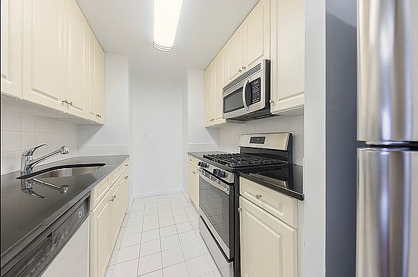 1st image of 175 W 87th St APT 18E