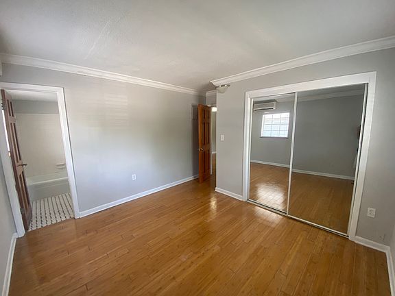 5th image of 3112 W Horatio St #33
