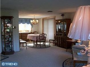 94 Green Dr, Southampton, PA