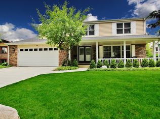 1818 E Canterbury Dr, Arlington Heights, IL 60004