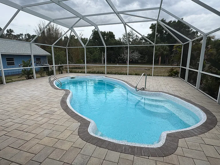 601 Shetland Cir — Photo 49