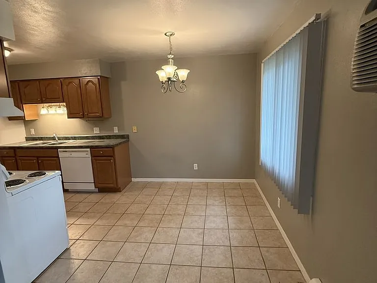 3419-3421 Kingswood Pl — Photo 9