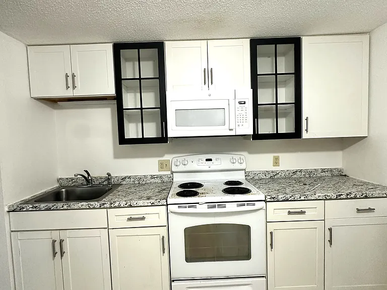 36 Pond St #5 — Photo 1