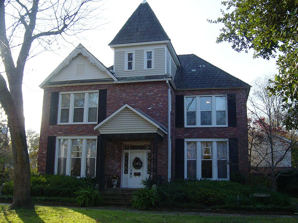 1st image of 1207 S Washington Ave
