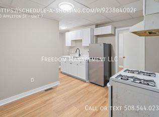 90 Appleton St, Lowell, MA 01852