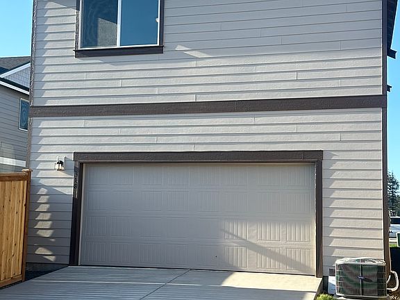 2nd image of 318 E Viceroy Ave