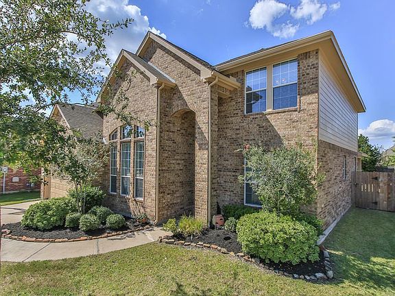 2nd image of 3023 Silverwood Park Ln