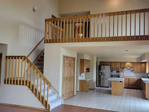 5th image of 40 Heather Ct