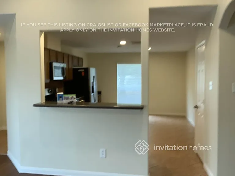 110 Rodeo Dr — Photo 4