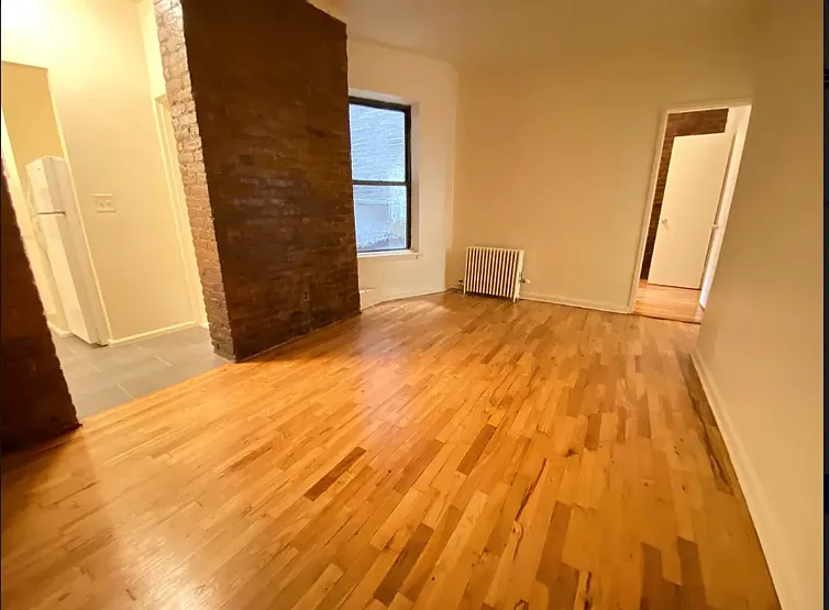 220 E 29th St #2A — Photo 2