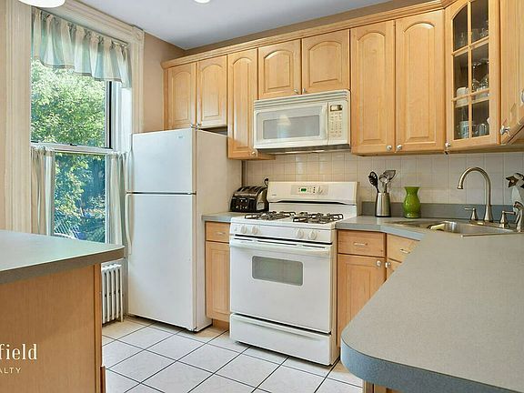 5th image of 217 Prospect Ave #1