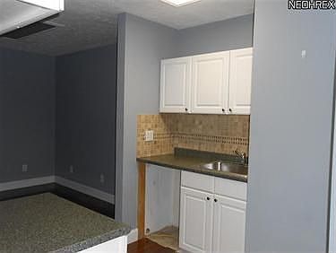 4th image of 1505 Kansas Ave