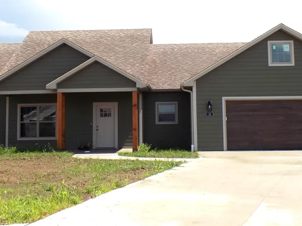 14 Carnival Ln, Centralia, MO 65240