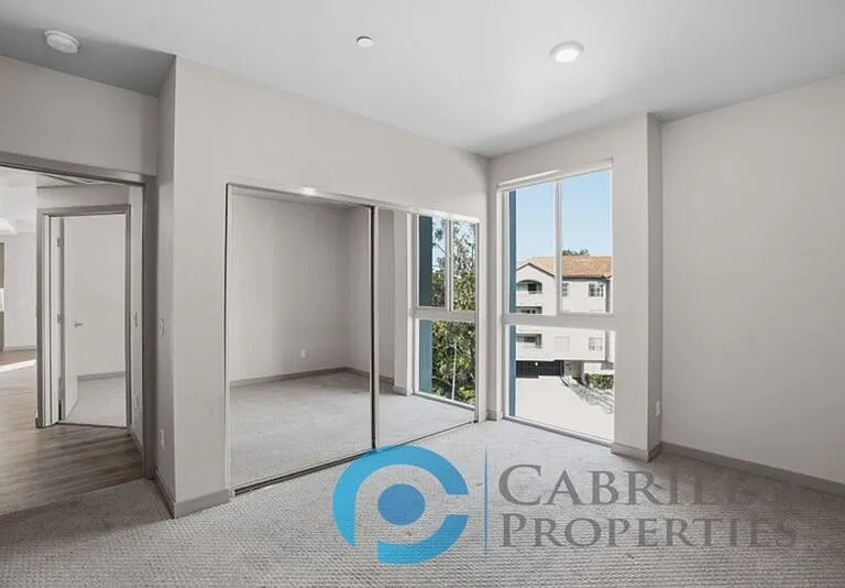 3093 Broadway #402 — Photo 16