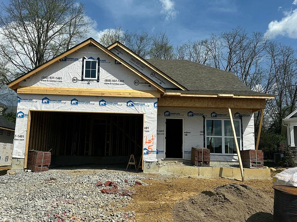 1st image of 1140 Greens Dr