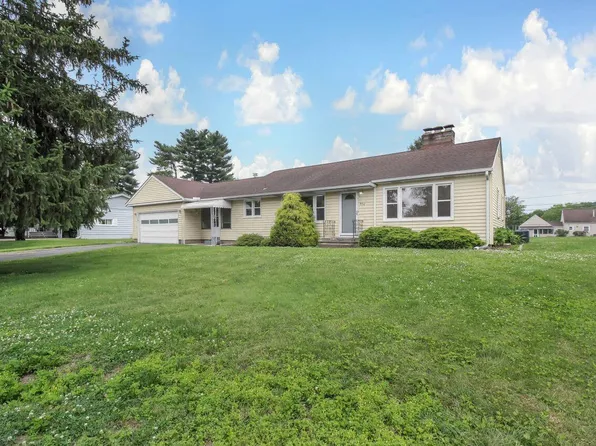 824 Colonial Dr, Heath, OH 43056