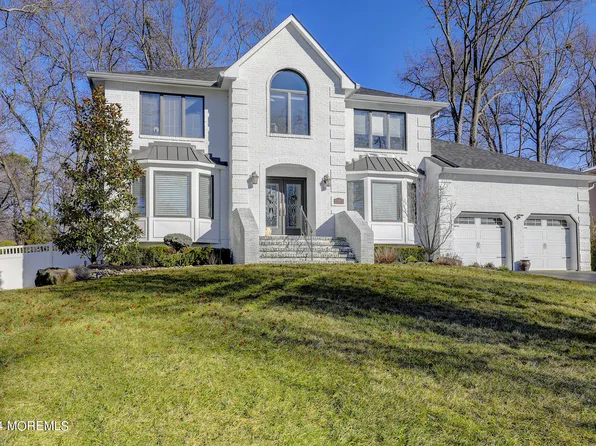 10 Cambridge Court, Manalapan, NJ 07726