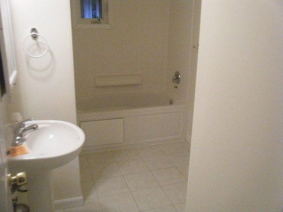 full bath with jetted tub