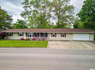 1103 W Boone St, Salem, IL 62881
