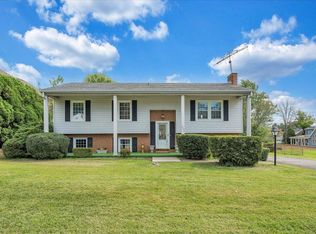 3523 Laurel Ridge Rd NW, Roanoke, VA 24017