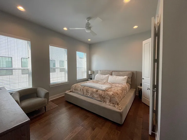 902 Martin St #A — Photo 7