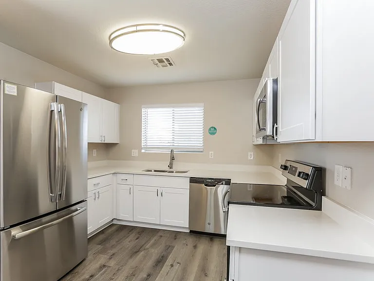 1074 E Silversmith Trl — Photo 9