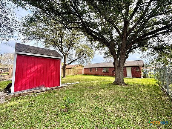 4th image of 1615 Meadowview Dr