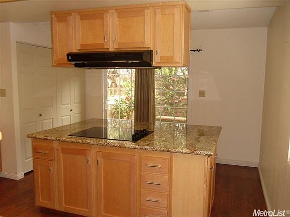 4th image of 3266 Amethyst Ln