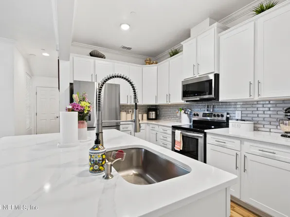 6183 ECLIPSE Circle, Jacksonville, FL 32258