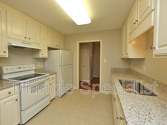3rd image of 6004 Sweden Dr