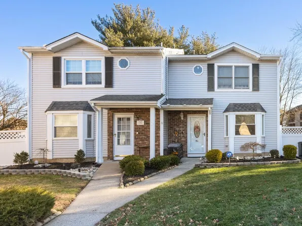 126 Leah Ct, Dayton, NJ 08810