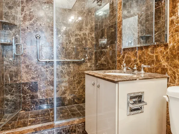 420 East 72nd Street image 4 of 15