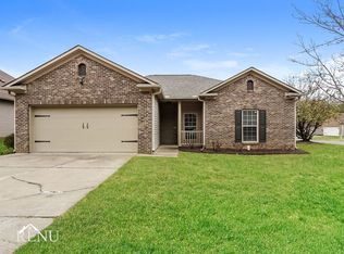 946 Meriweather Dr, Calera, AL 35040