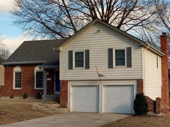 10049 Bluejacket Dr, Overland Park, KS 66214