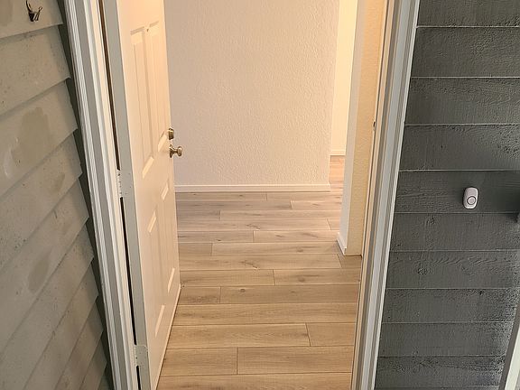 3rd image of 404 Railroad Ave APT 10